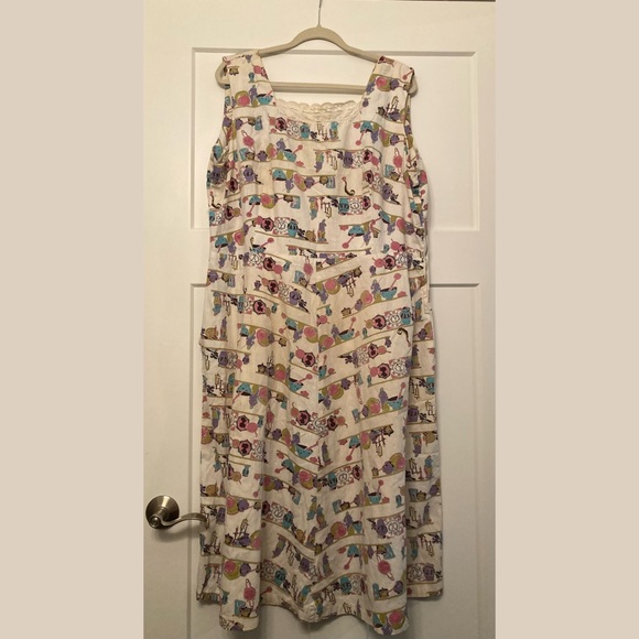 Vintage Dresses & Skirts - Vintage VOLUP Plus Size 1940s Square-Neck Novelty Housewares Print Dress